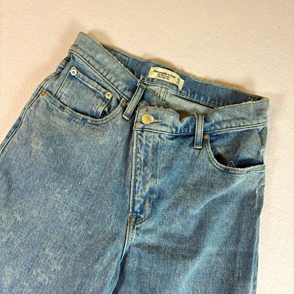 Abercrombie & Fitch 90s Straight Ultra High Rise Criss Cross Jeans 28 6R Light
